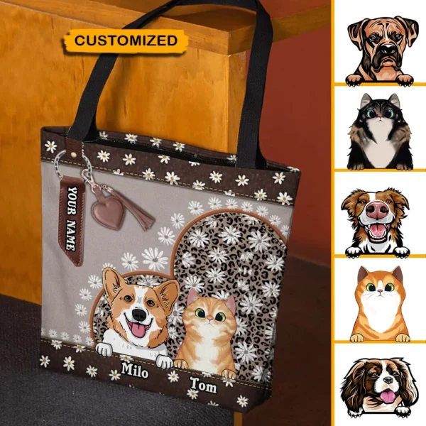 Gänseblümchen und Leopard Muster großes Herz Hund Katze personalisierte alle über Tragetasche, Muttertag Geschenk für Tierliebhaber Daisy And Leopard Pattern Big Heart Dog Cat Personalized All Over Tote Bag, Motherâs Day Gift for Pet Lovers Mockup Run Ad.jpg