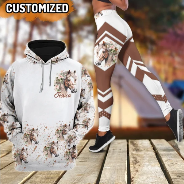 Nur ein Mädchen, das Pferde liebt - Personalisierter Name Pferde-Hoodie und Leggings Just A Girl Who Loves Horses - Personalized Name Horse Hoodie and Leggings Mockup RUn Ads.jpg