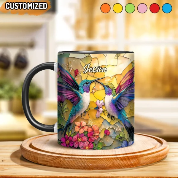 Lebendiger Buntglas-Kolibri und Blumen – Personalisierte Namens-Akzent-Tasse für Vogelliebhaber Vibrant Stained Glass Hummingbird And Floral - Personalized Name Accent Mug for Bird Lovers Mockup Run Ads.jpg